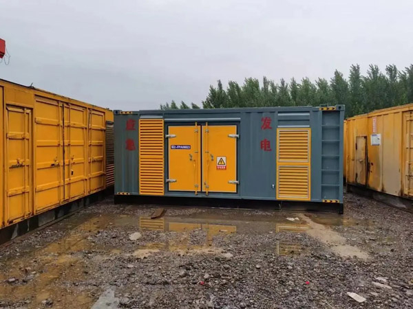 黄平柴油发电机如何判断干式空气滤清器是否需要更换？